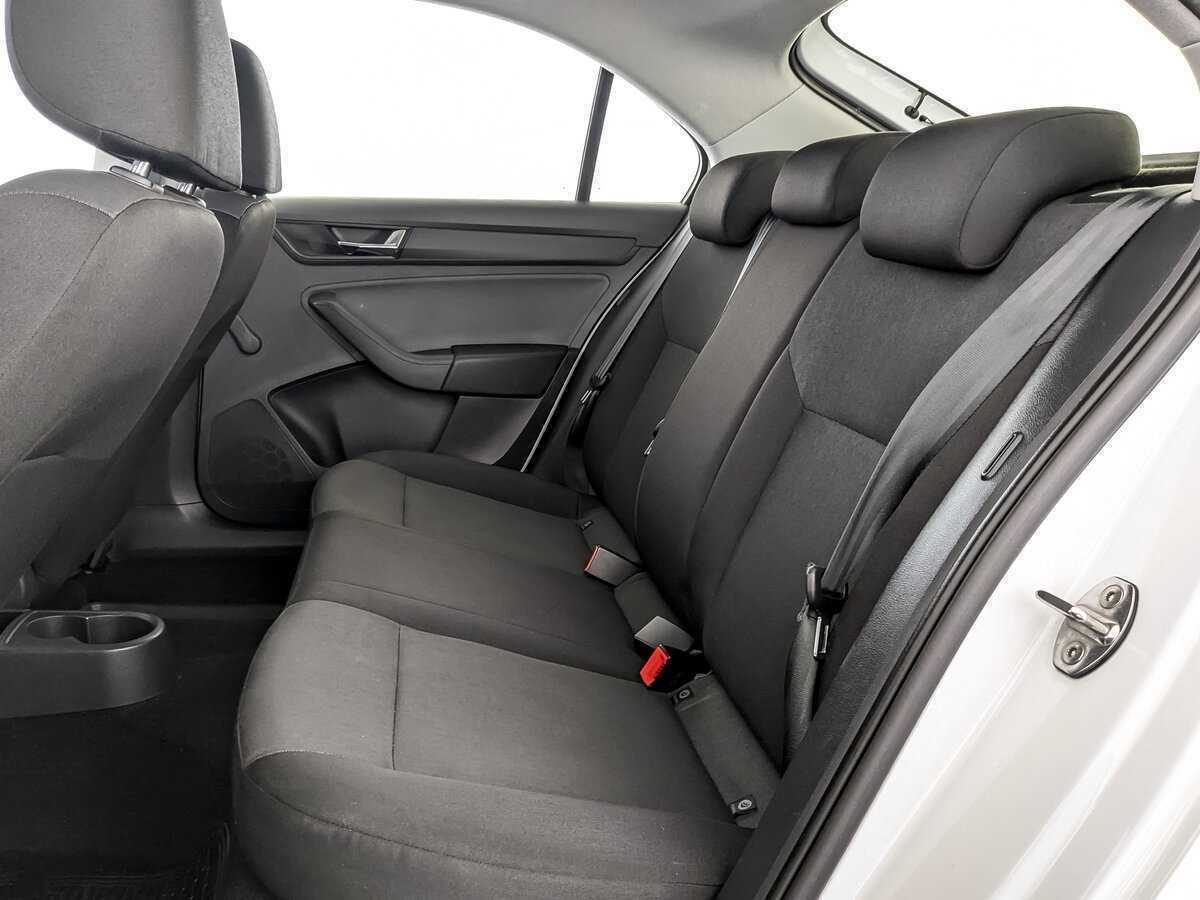 Купить Skoda Rapid с пробегом. Фото: #11