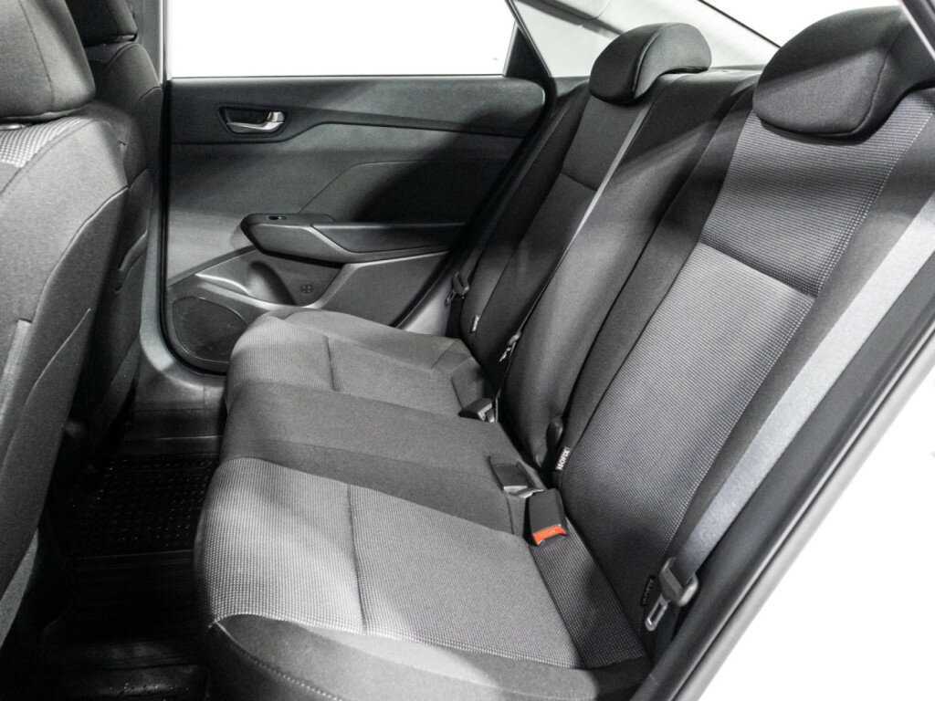 Купить Hyundai Solaris с пробегом. Фото: #9