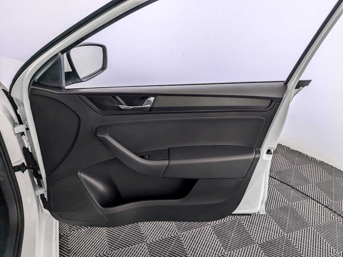 Купить Skoda Rapid с пробегом. Фото: #19