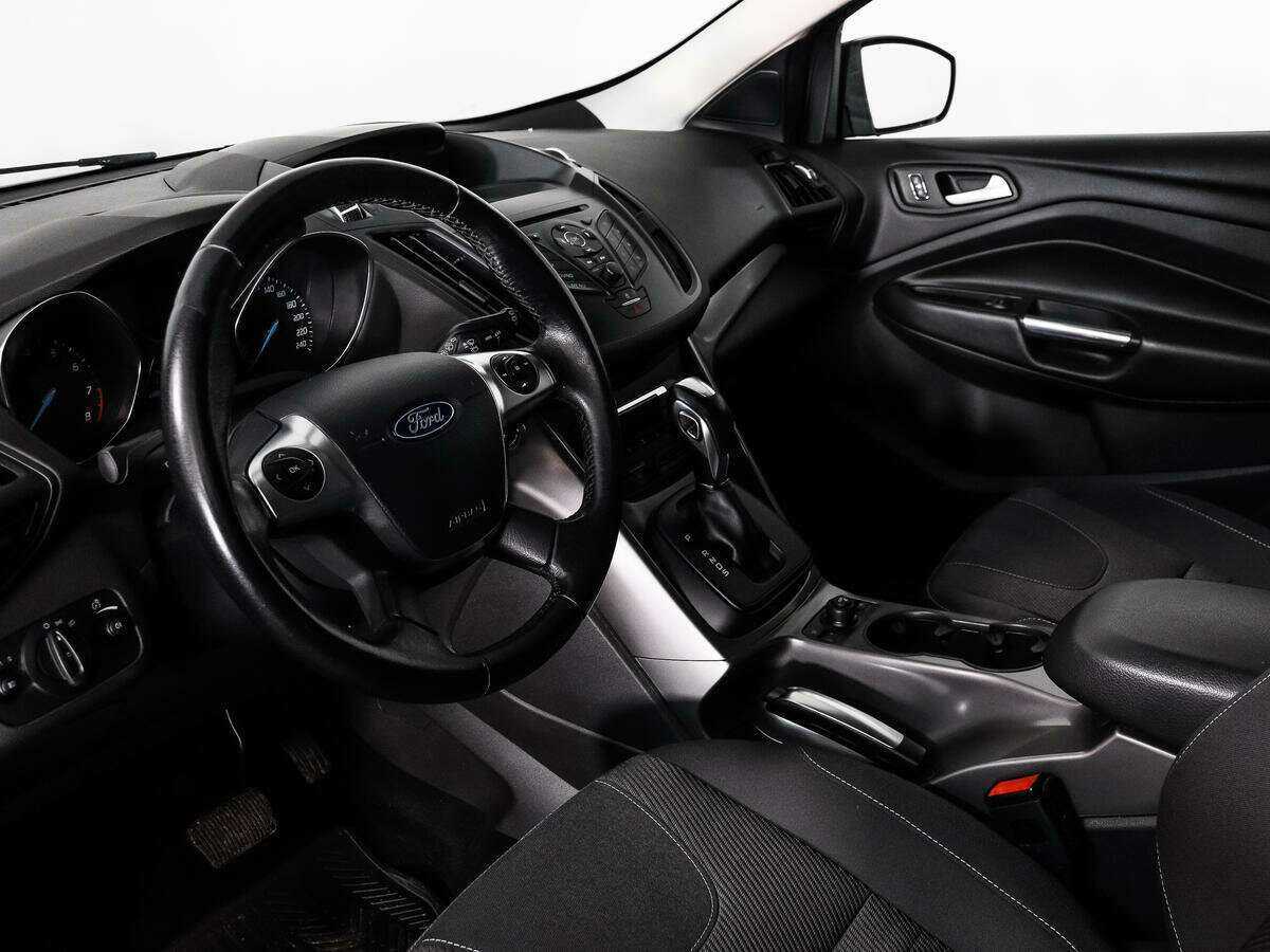 Купить Ford Kuga с пробегом. Фото: #8