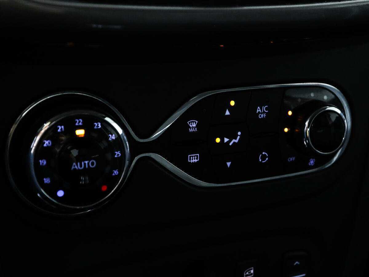 Купить Renault Sandero с пробегом. Фото: #14