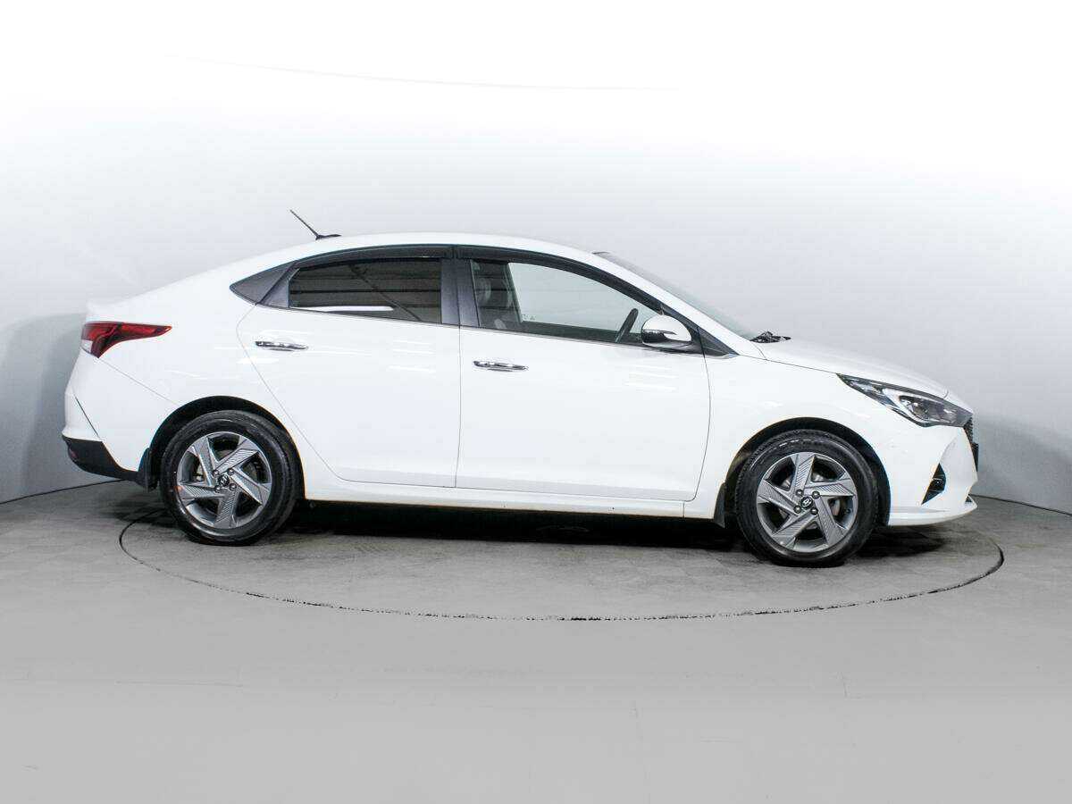 Купить Hyundai Solaris с пробегом. Фото: #3