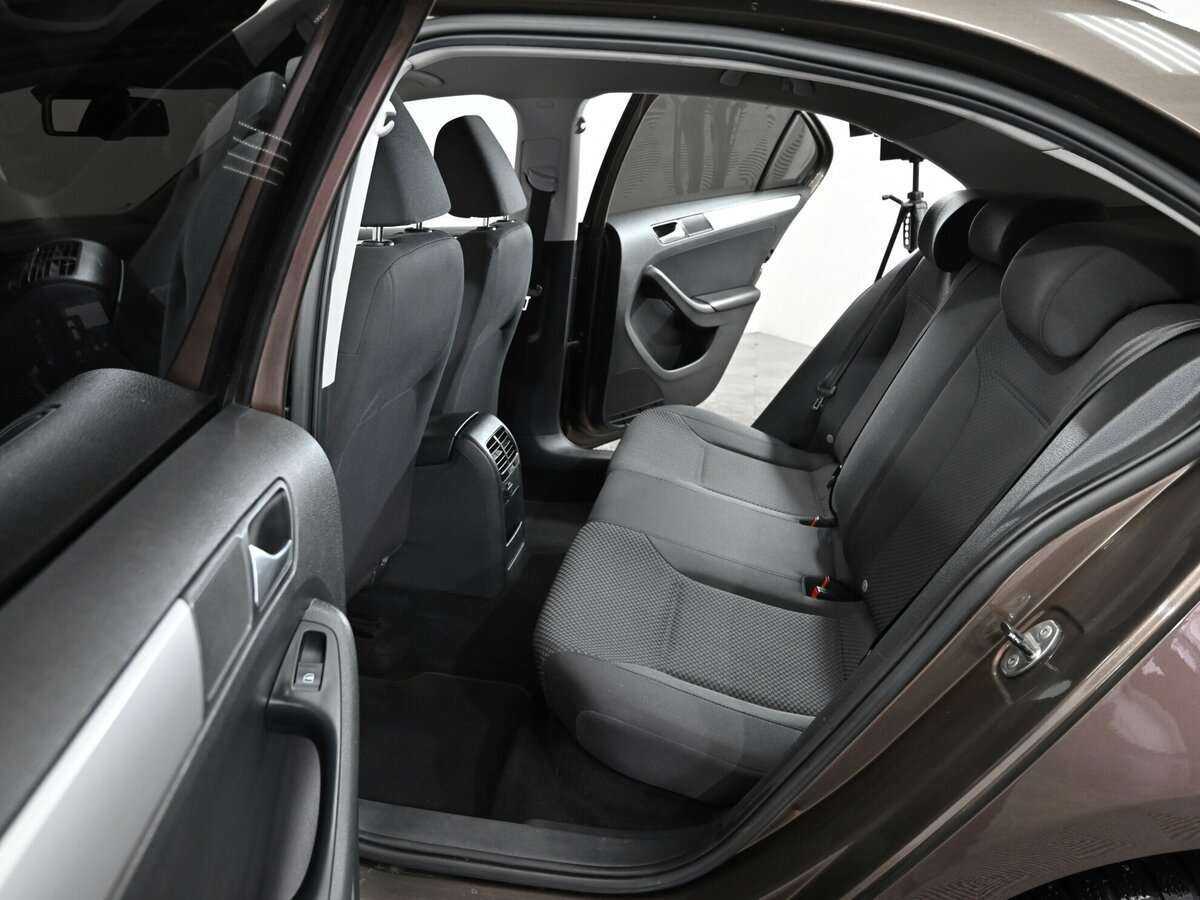 Купить Volkswagen Jetta с пробегом. Фото: #5