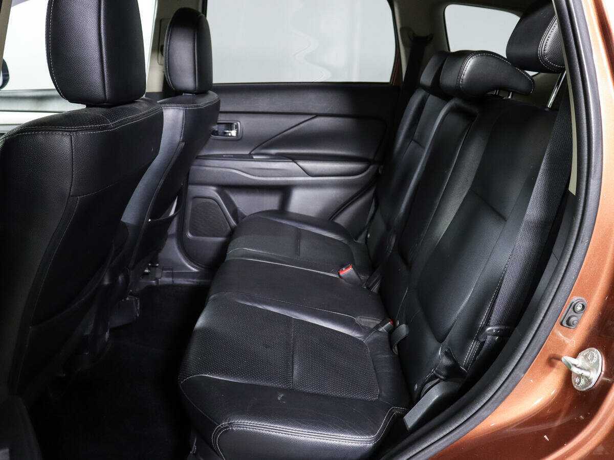 Купить Mitsubishi Outlander с пробегом. Фото: #8