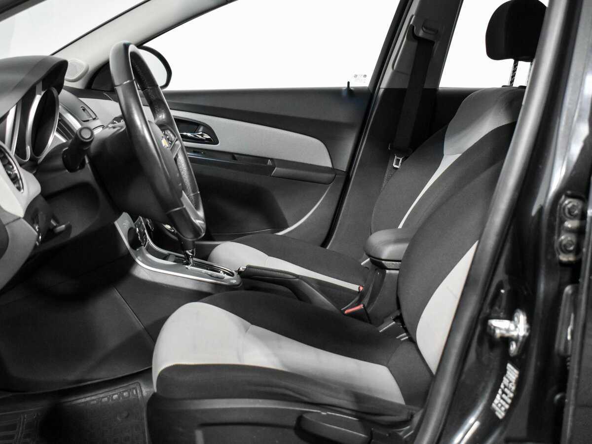 Купить Chevrolet Cruze с пробегом. Фото: #9