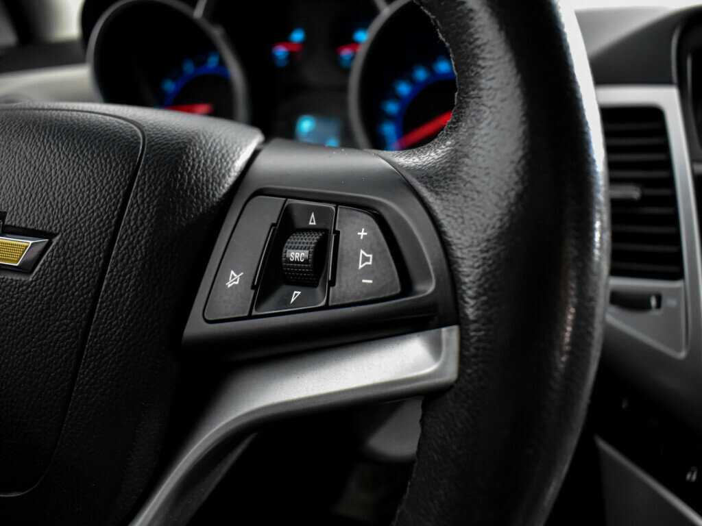 Купить Chevrolet Cruze с пробегом. Фото: #14
