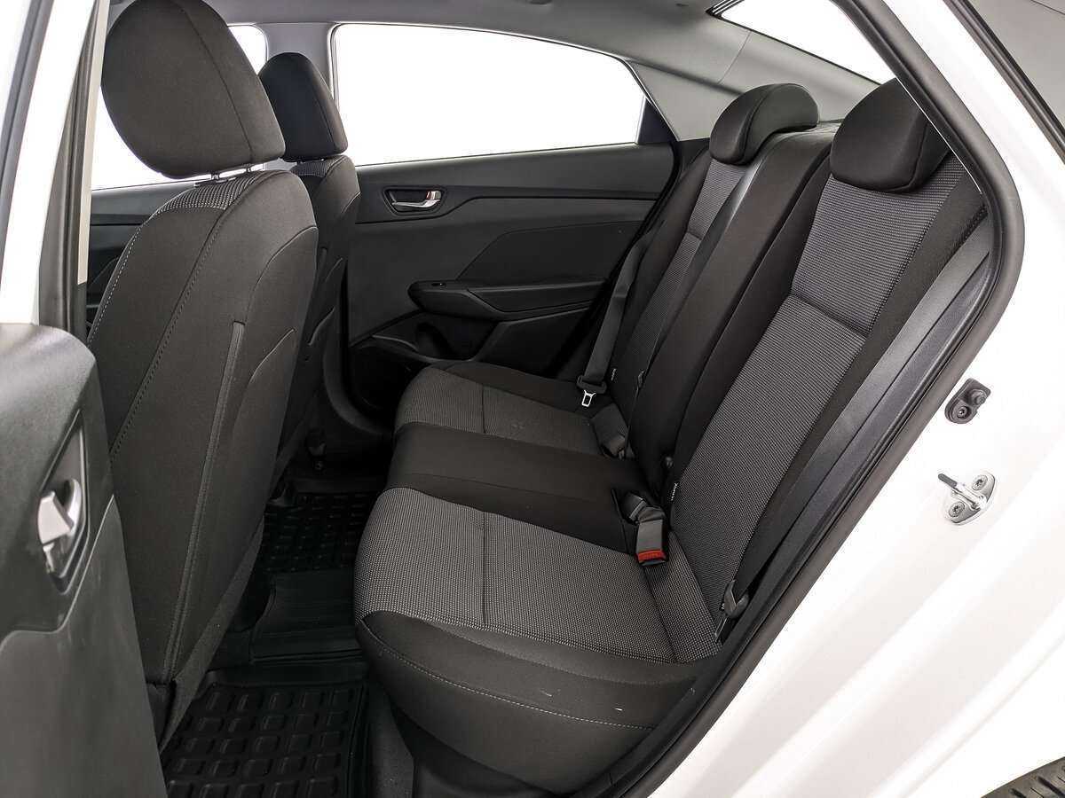 Купить Hyundai Solaris с пробегом. Фото: #13