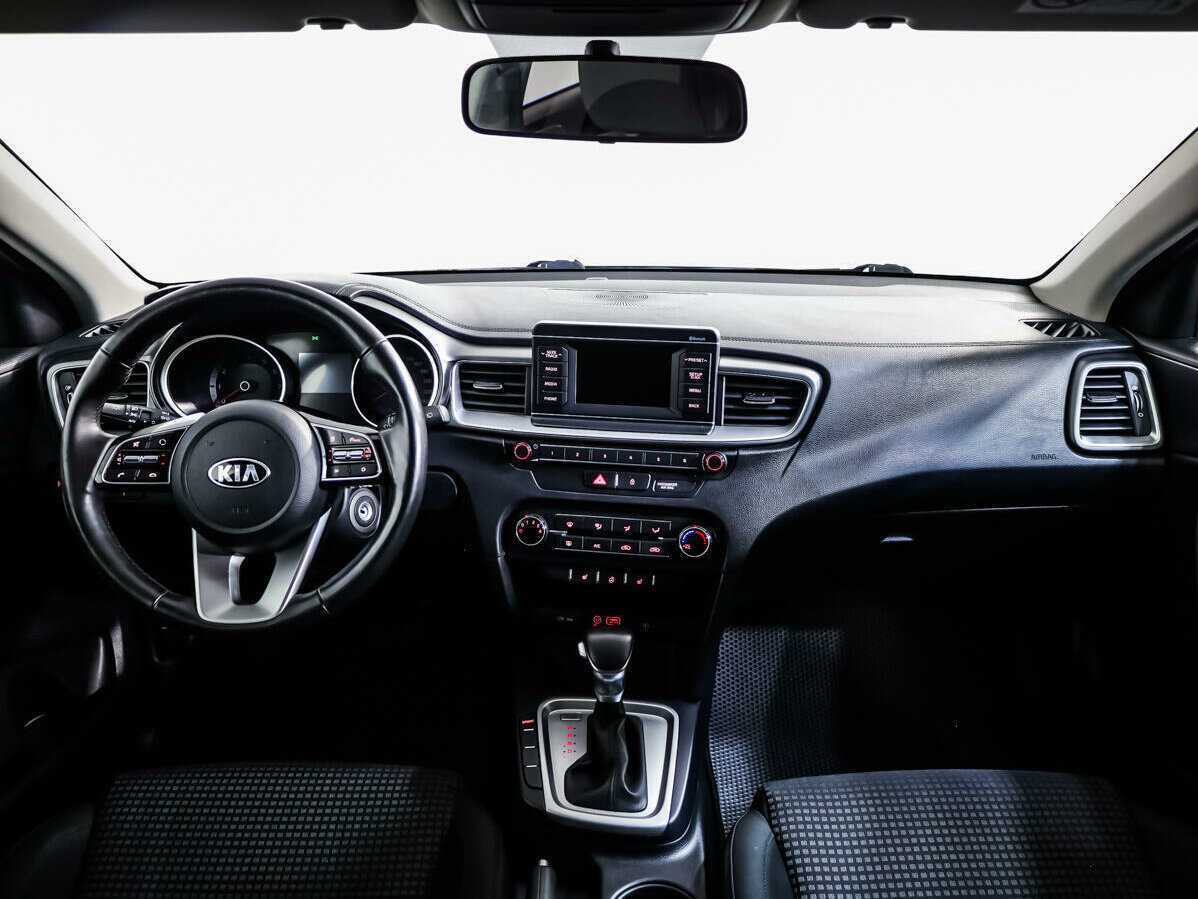 Купить Kia Ceed с пробегом. Фото: #8