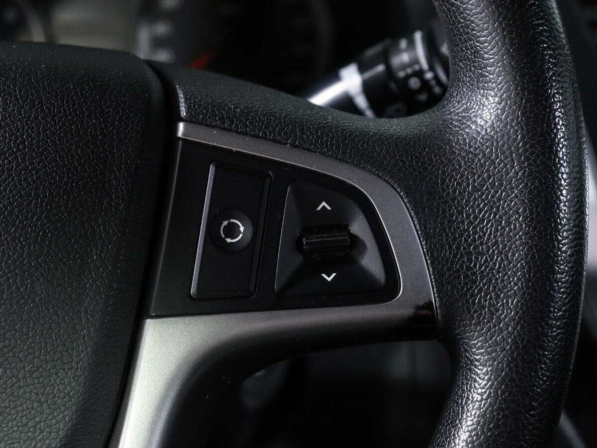 Купить Hyundai Solaris с пробегом. Фото: #15