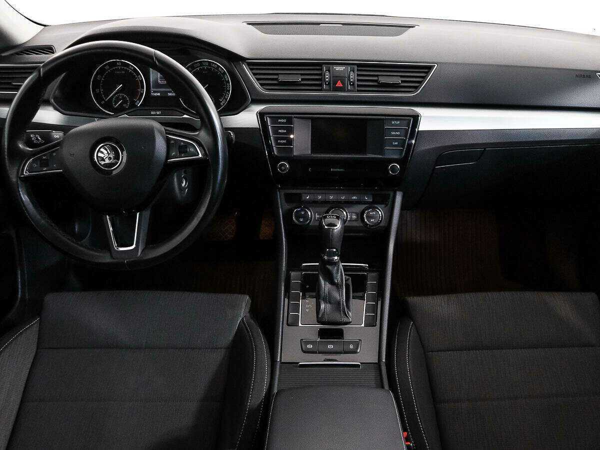 Купить Skoda Superb с пробегом. Фото: #11