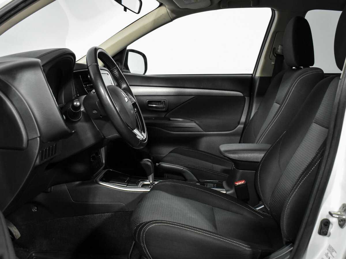 Купить Mitsubishi Outlander с пробегом. Фото: #8