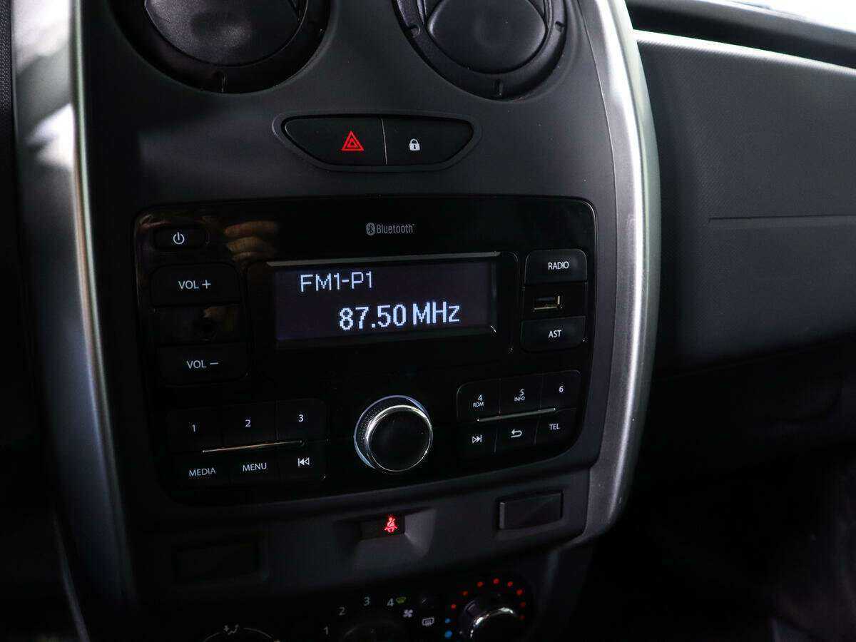 Купить Lada (ВАЗ) Largus с пробегом. Фото: #11