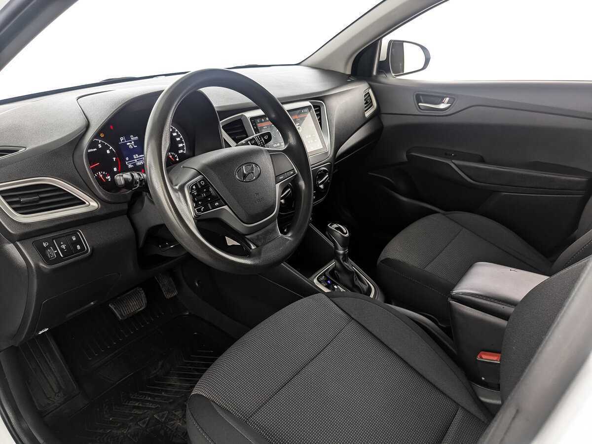 Купить Hyundai Solaris с пробегом. Фото: #10