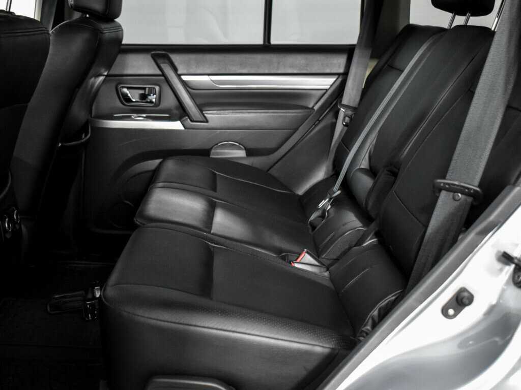 Купить Mitsubishi Pajero с пробегом. Фото: #13