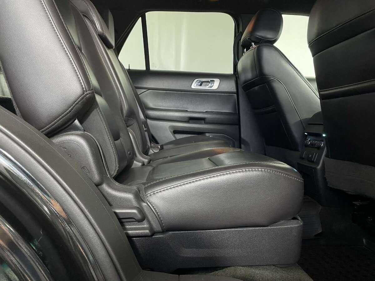 Купить Ford Explorer с пробегом. Фото: #13