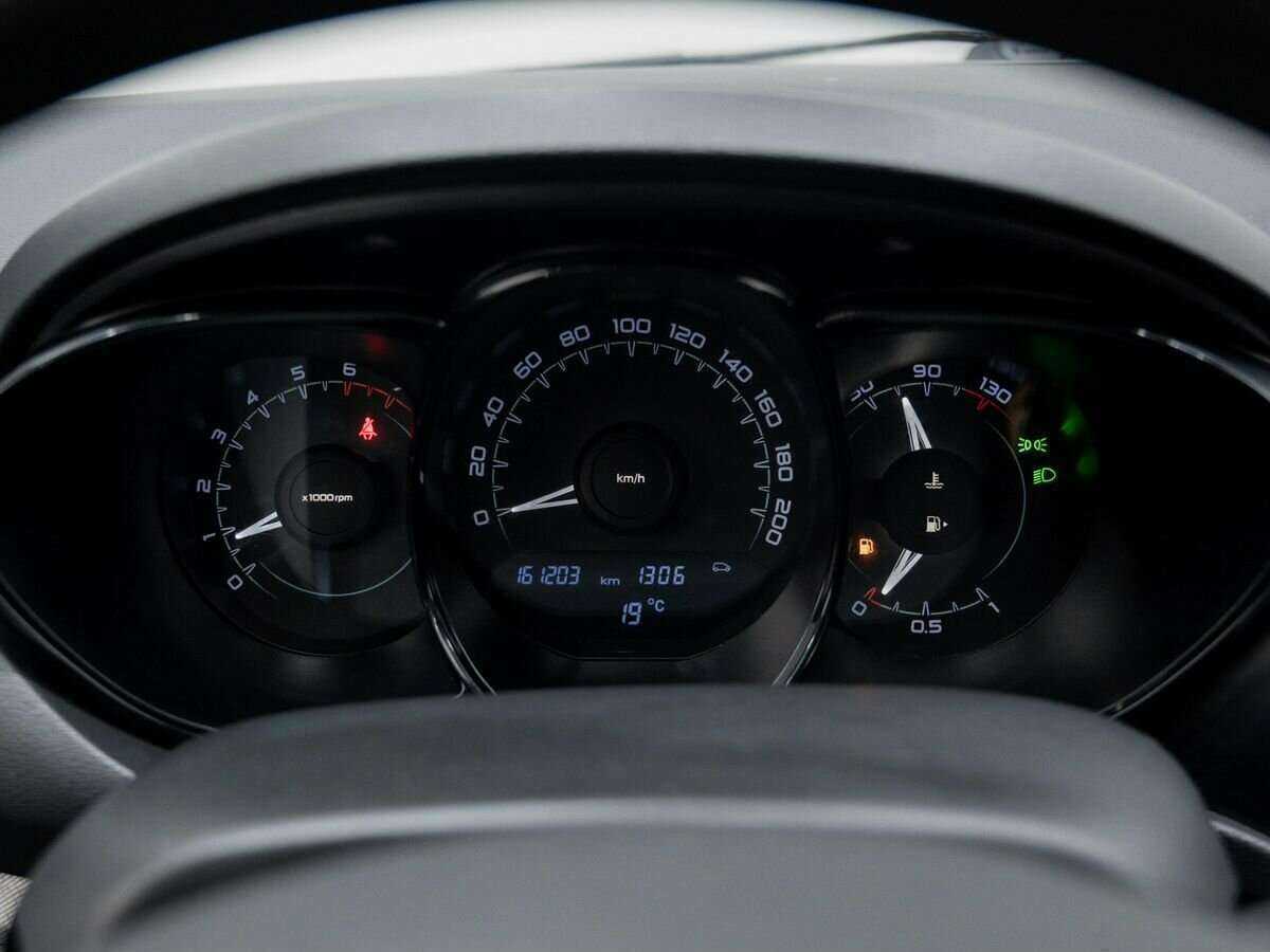 Купить Lada (ВАЗ) Vesta с пробегом. Фото: #21