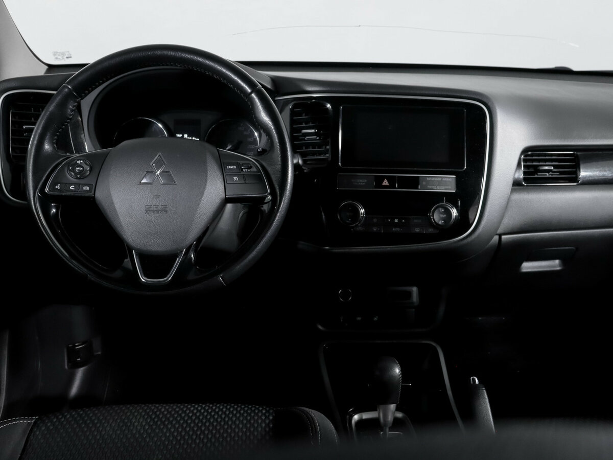 Купить Mitsubishi Outlander с пробегом. Фото: #11