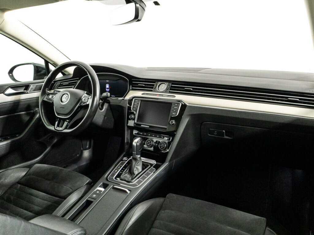 Купить Volkswagen Passat с пробегом. Фото: #8