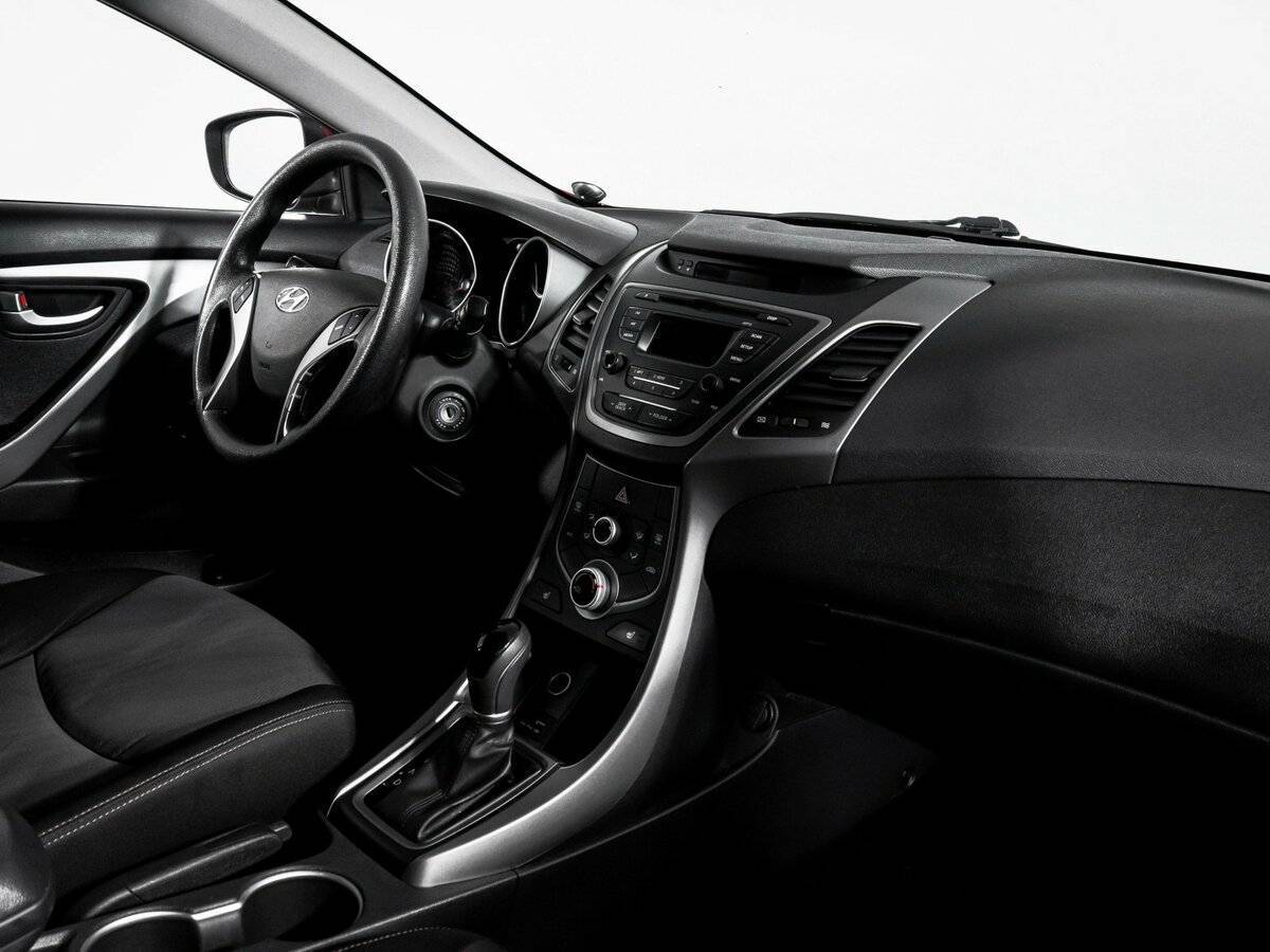 Купить Hyundai Elantra с пробегом. Фото: #8