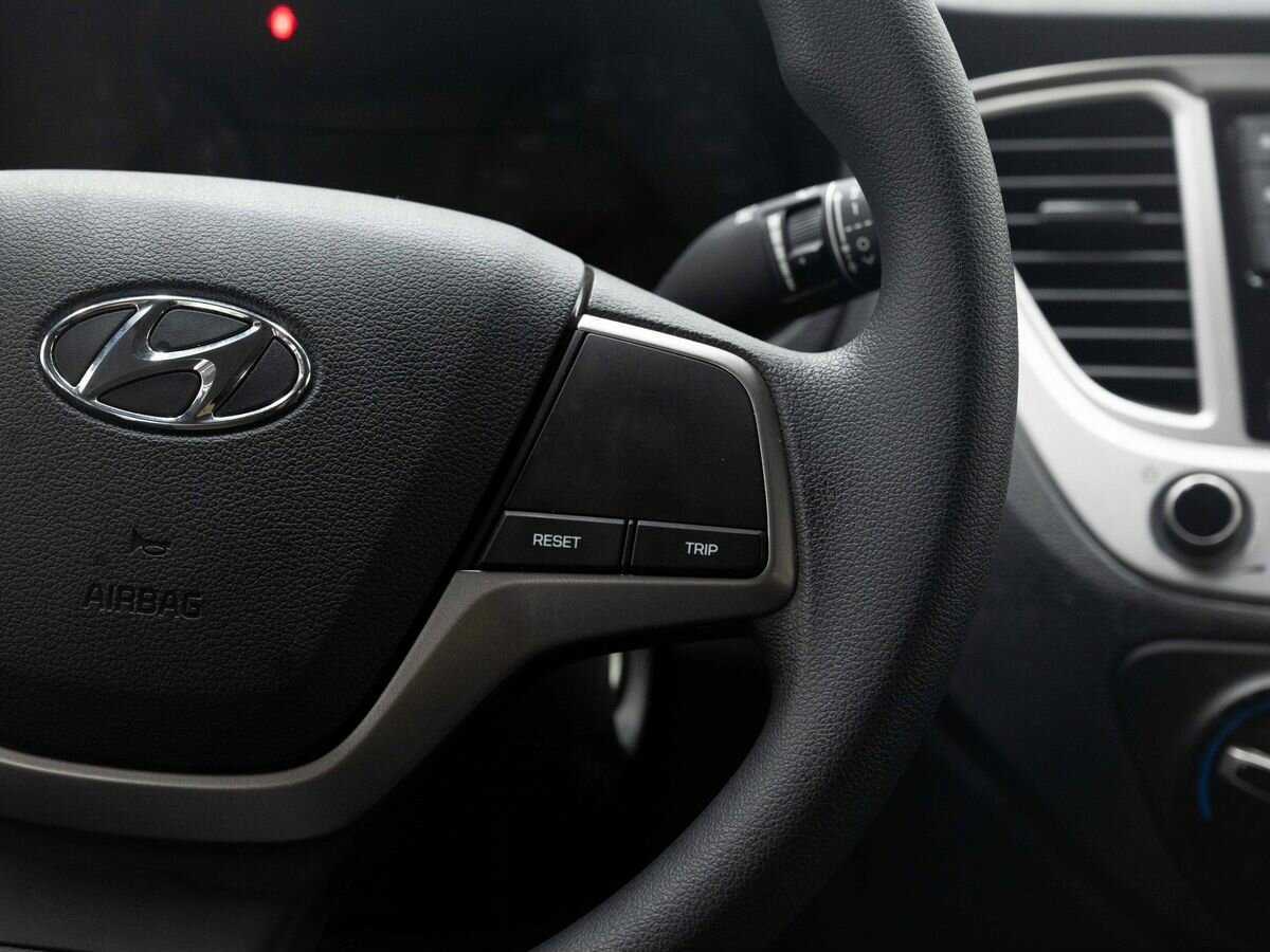 Купить Hyundai Solaris с пробегом. Фото: #15