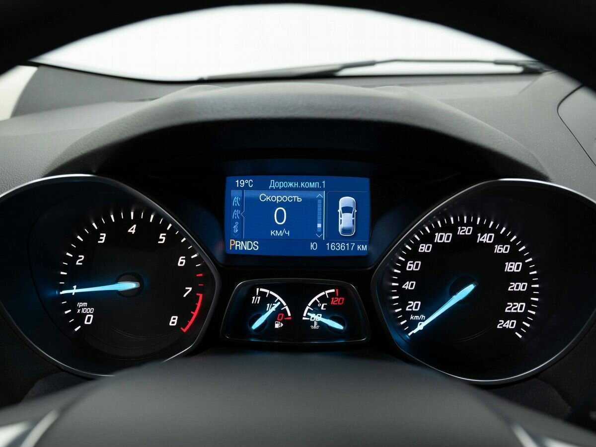 Купить Ford Kuga с пробегом. Фото: #17