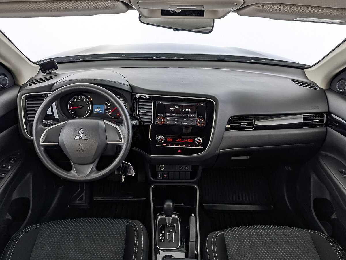 Купить Mitsubishi Outlander с пробегом. Фото: #13