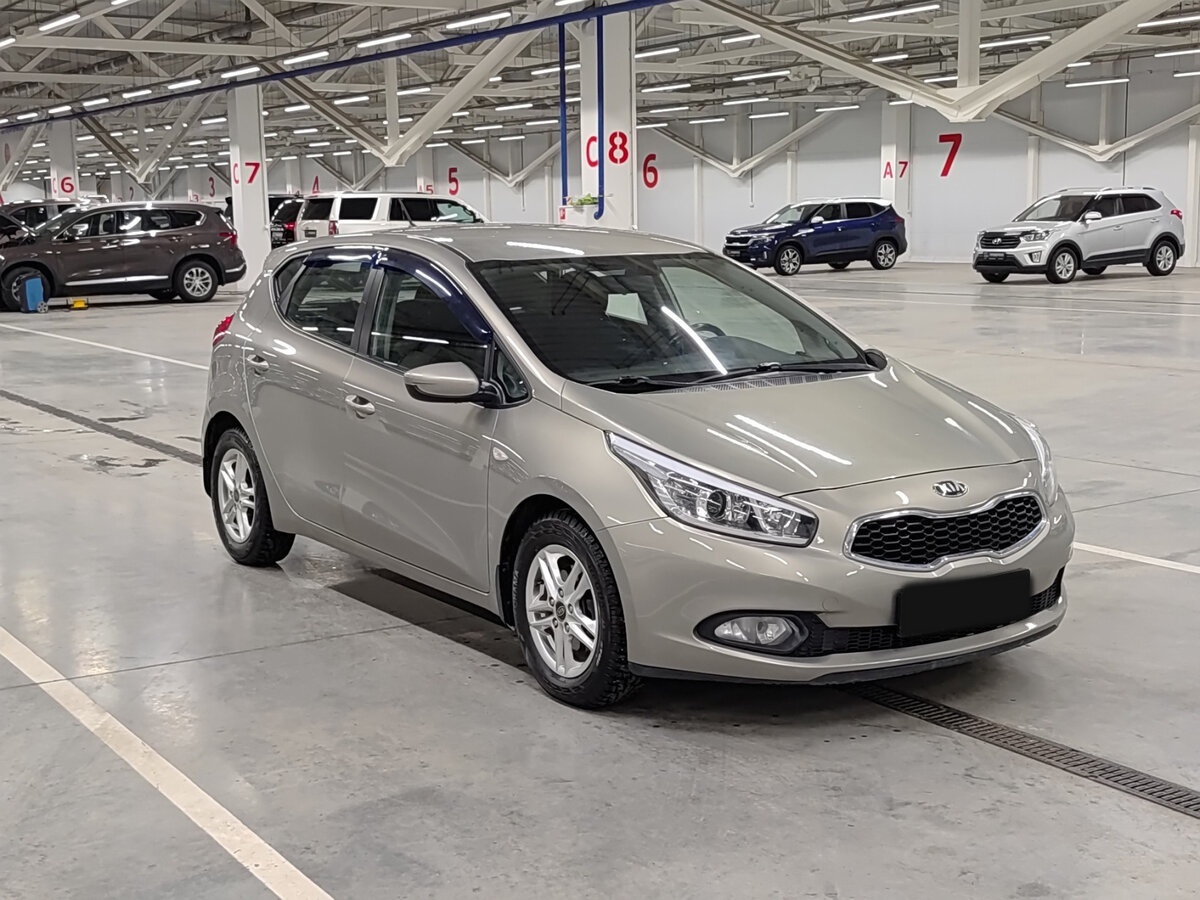 Купить Kia Ceed с пробегом. Фото: #2