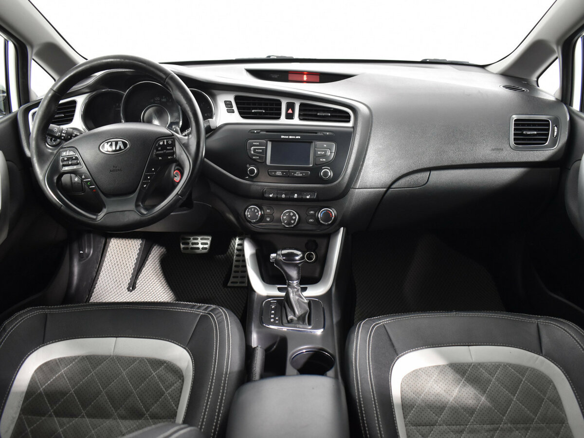 Купить Kia Ceed с пробегом. Фото: #10