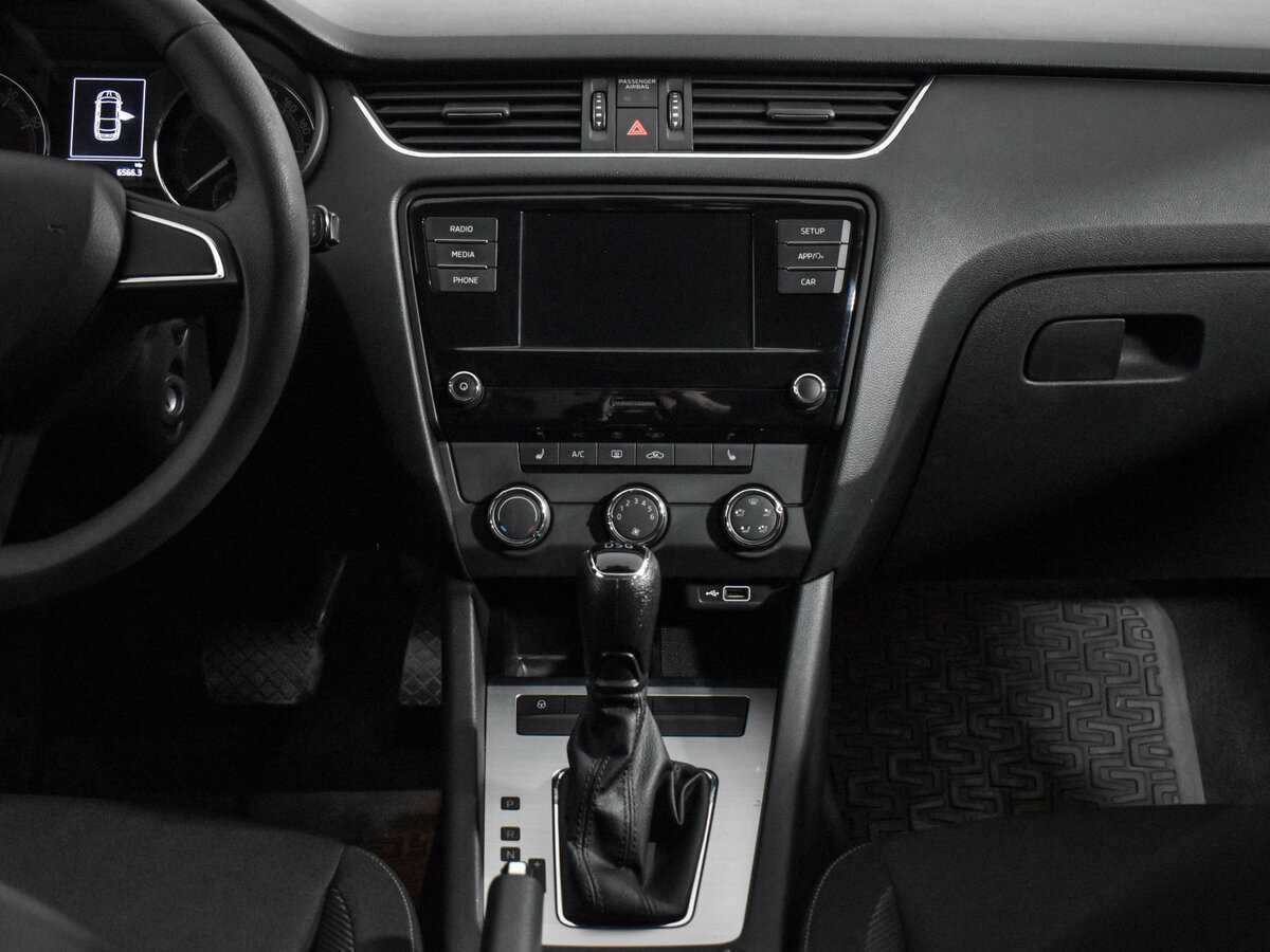 Купить Skoda Octavia с пробегом. Фото: #12