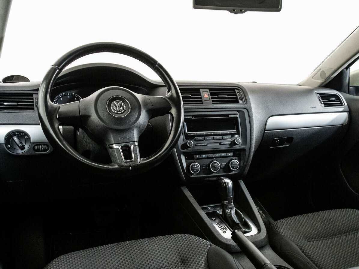 Купить Volkswagen Jetta с пробегом. Фото: #8