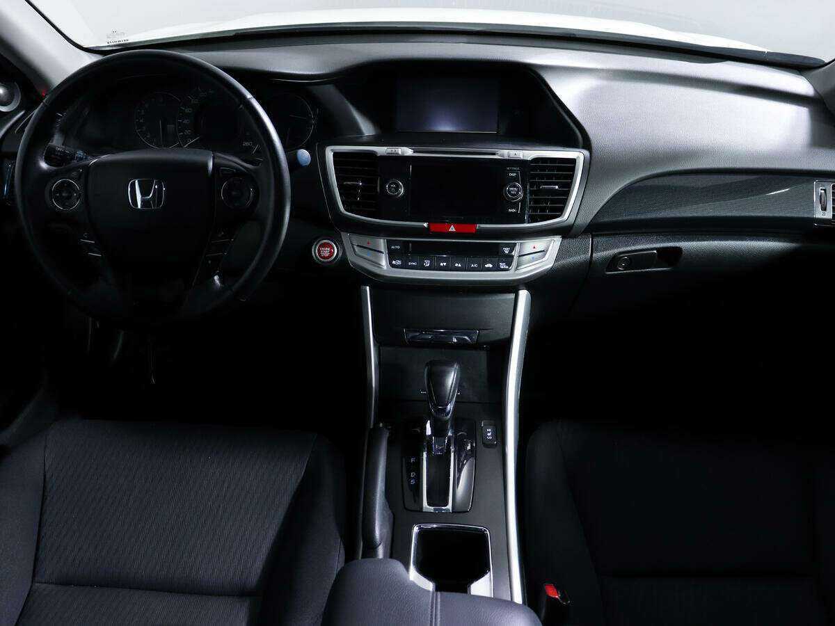 Купить Honda Accord с пробегом. Фото: #8