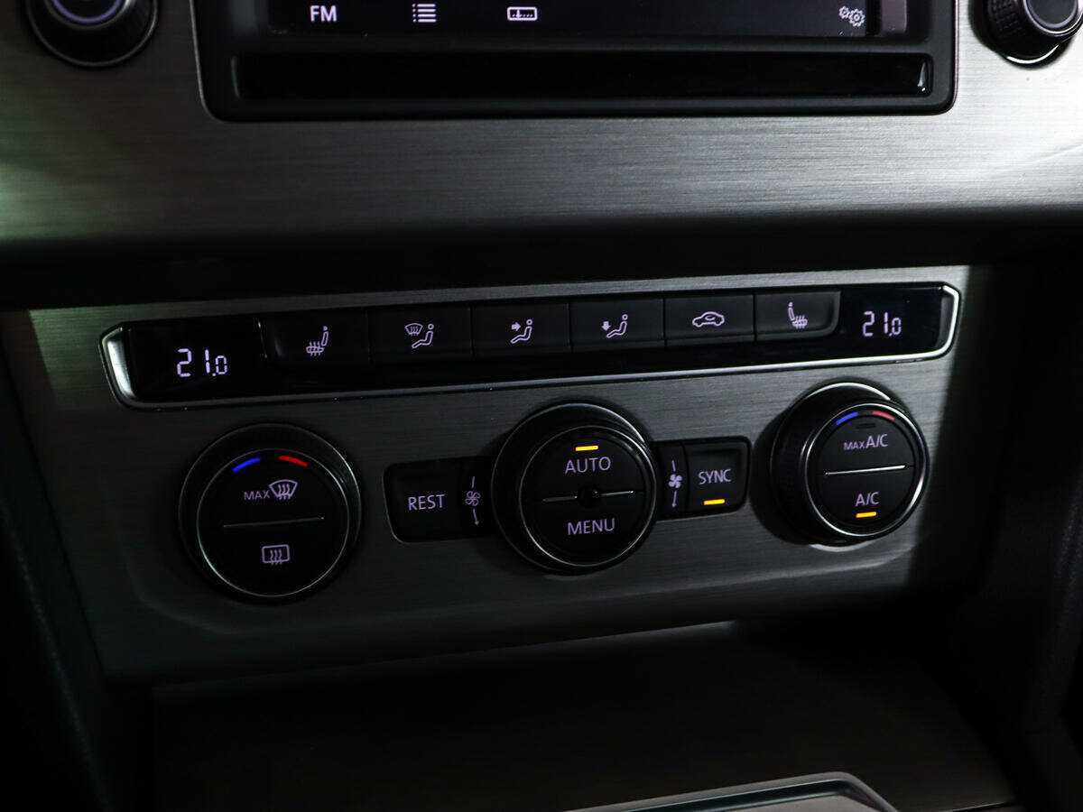 Купить Volkswagen Passat с пробегом. Фото: #13