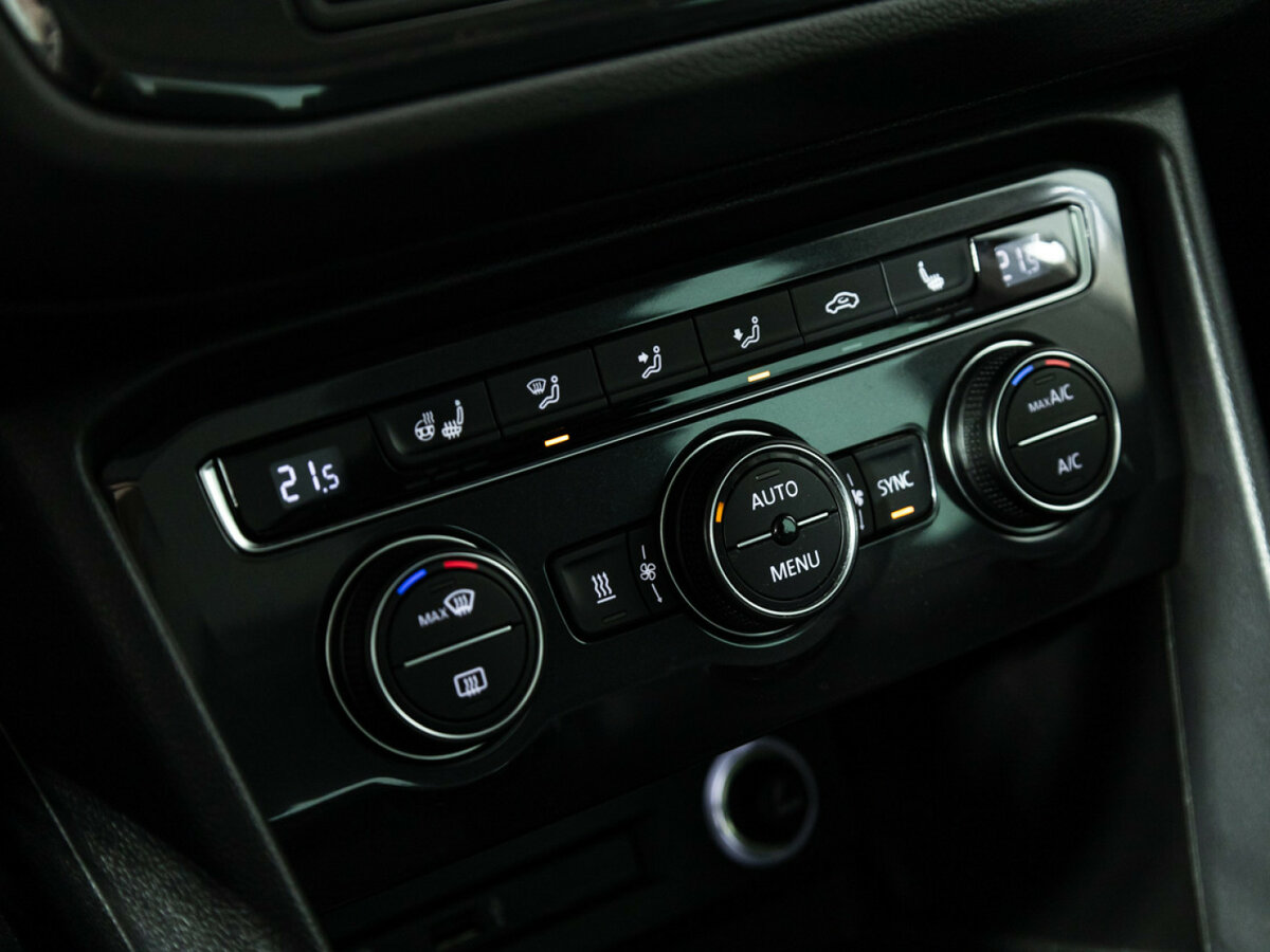 Купить Volkswagen Tiguan с пробегом. Фото: #18