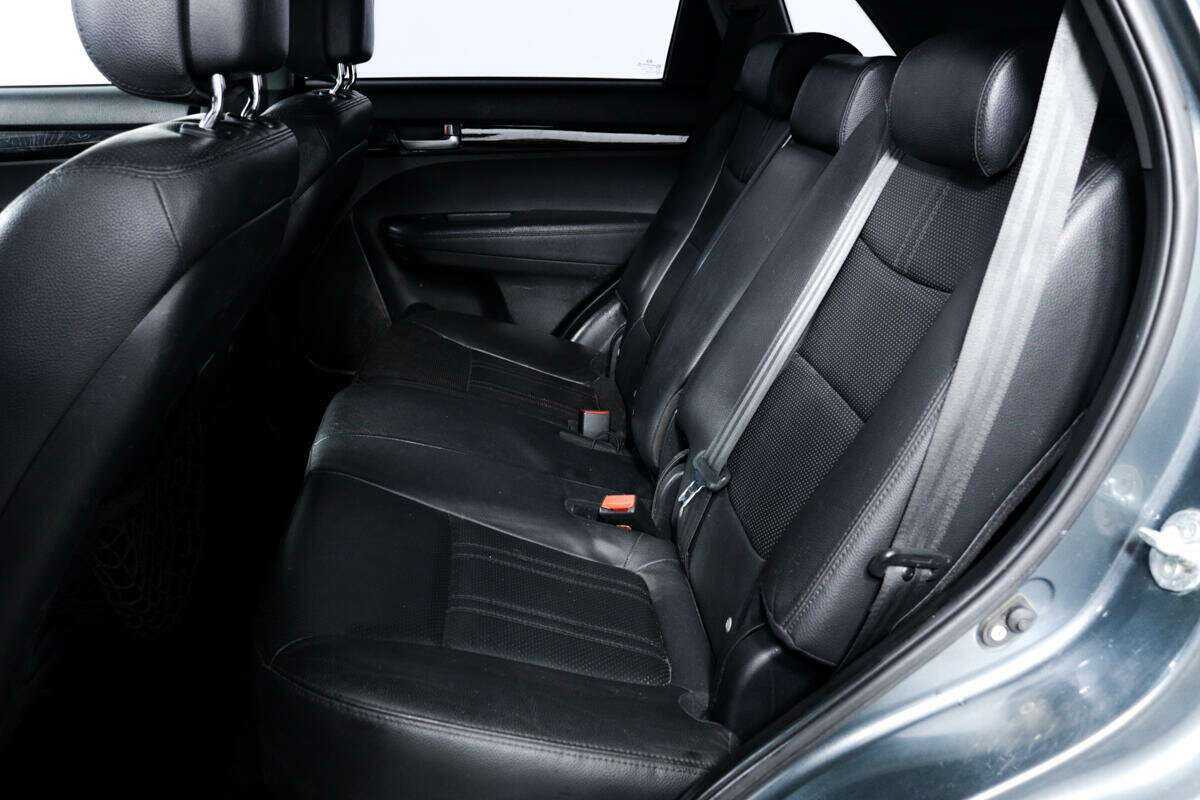 Купить Kia Sorento с пробегом. Фото: #11