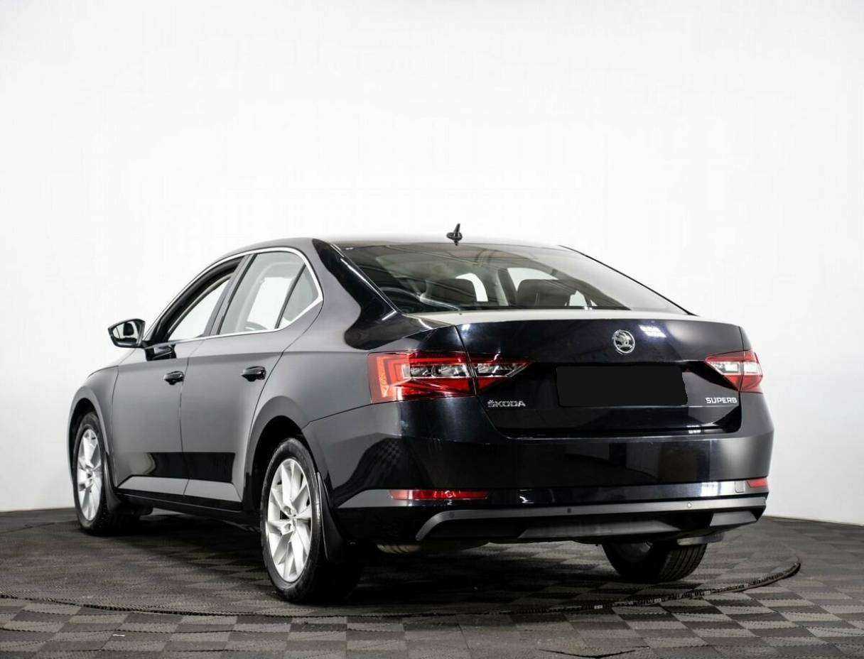 Купить Skoda Superb с пробегом. Фото: #3