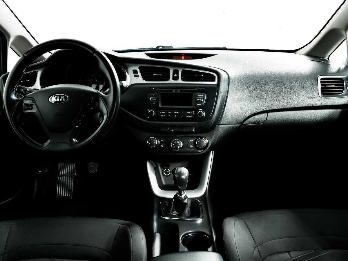 Купить Kia Ceed с пробегом. Фото: #10