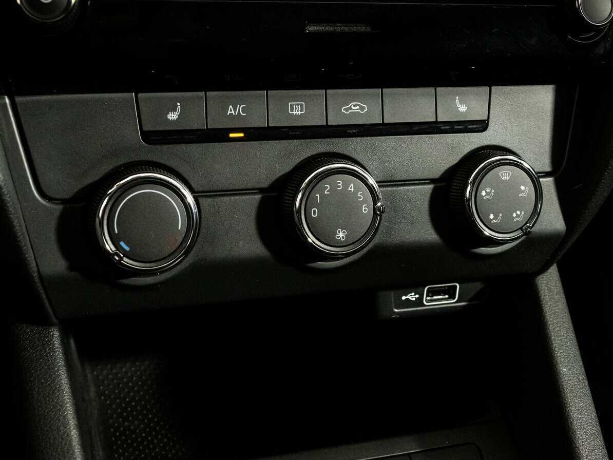 Купить Skoda Octavia с пробегом. Фото: #11
