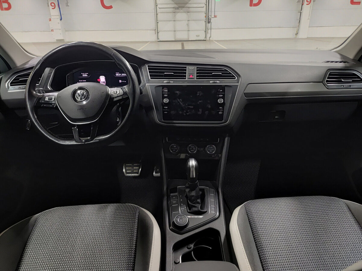 Купить Volkswagen Tiguan с пробегом. Фото: #13