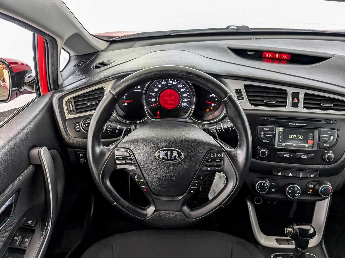 Купить Kia Ceed с пробегом. Фото: #19