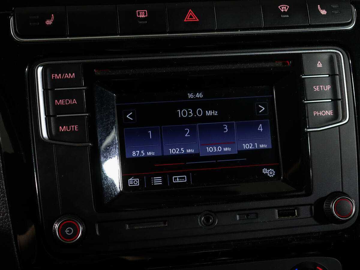 Купить Volkswagen Polo с пробегом. Фото: #20