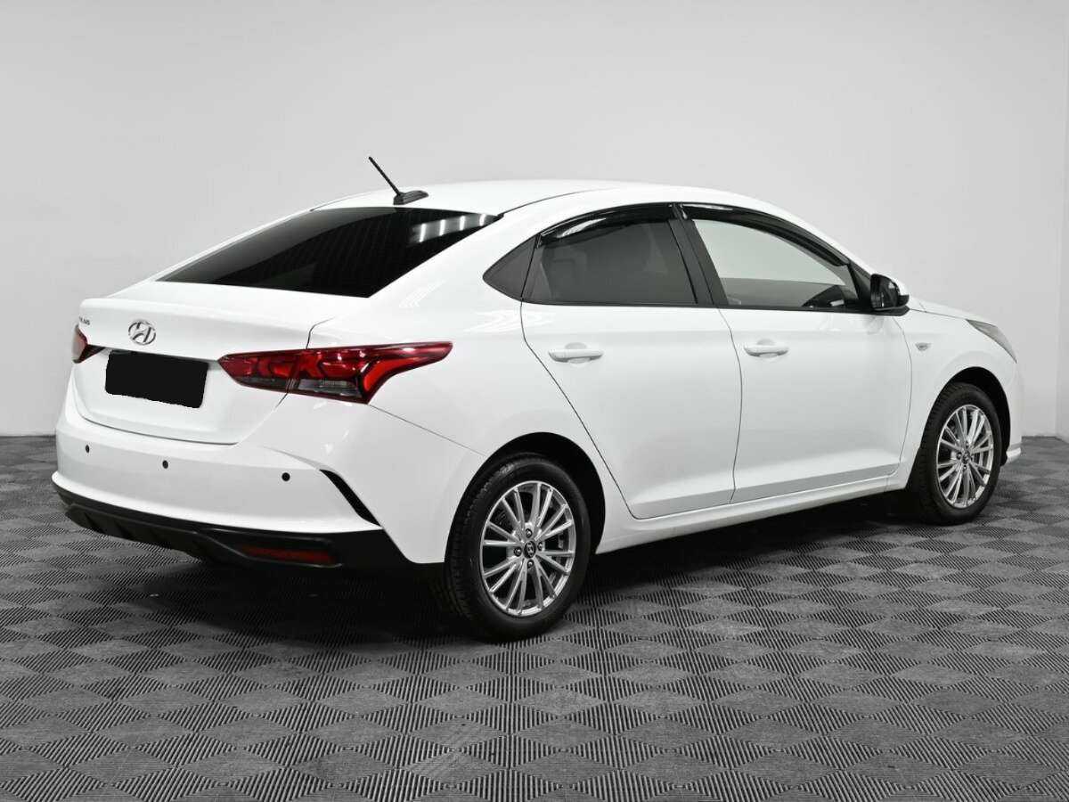 Купить Hyundai Solaris с пробегом. Фото: #1
