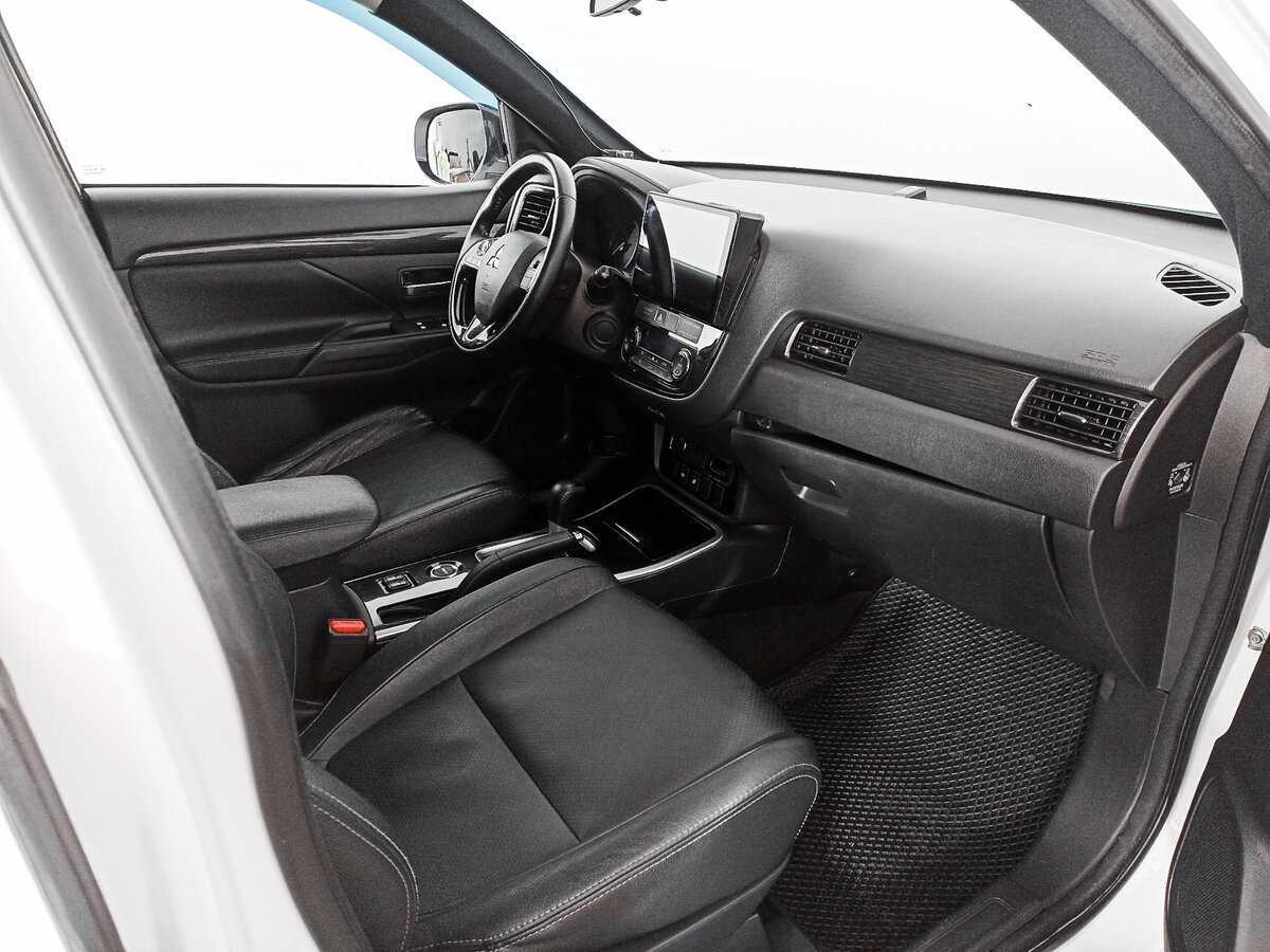 Купить Mitsubishi Outlander с пробегом. Фото: #8