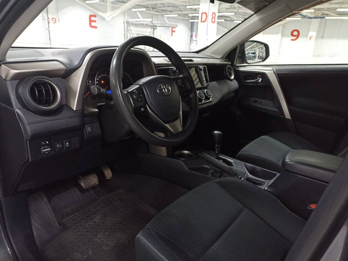 Купить Toyota RAV4 с пробегом. Фото: #15