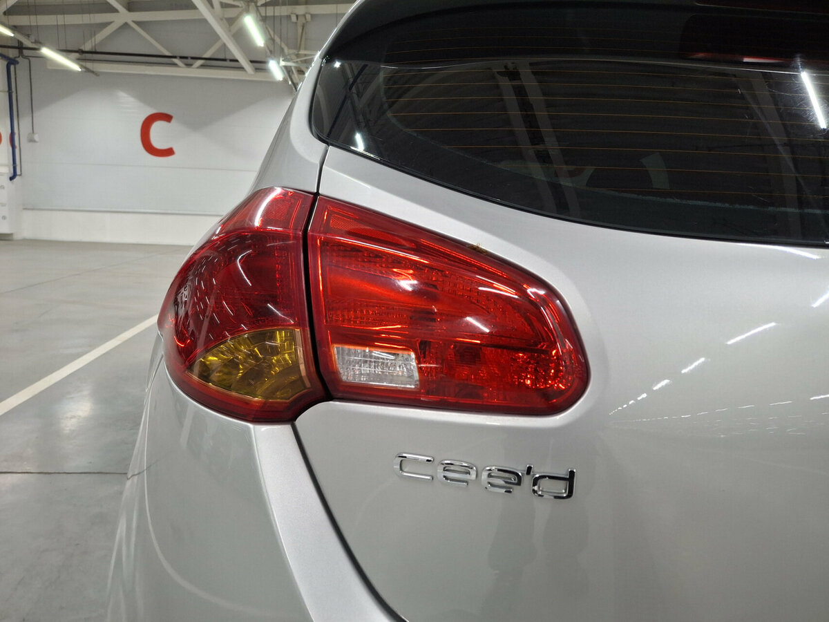 Купить Kia Ceed с пробегом. Фото: #8