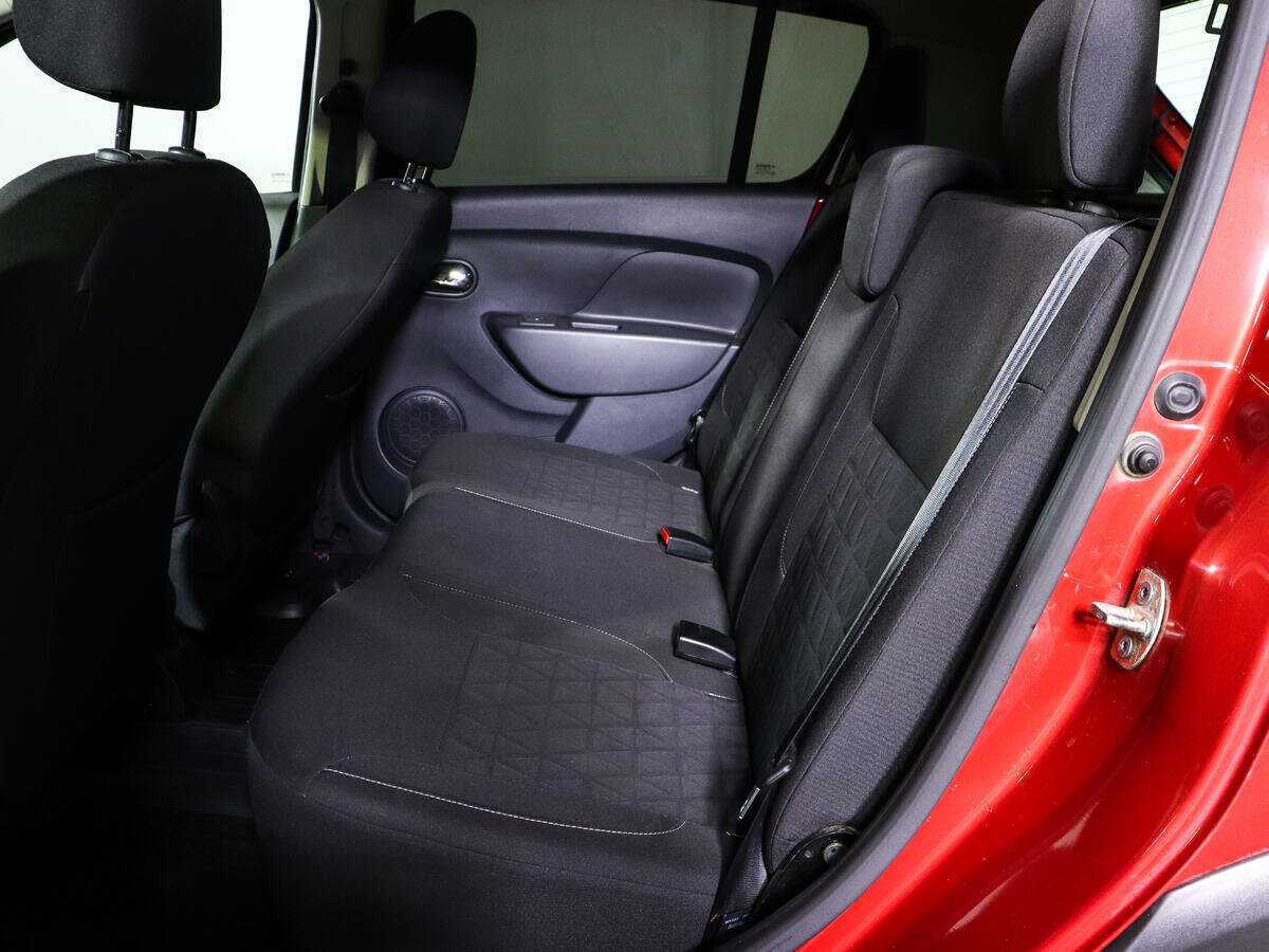 Купить Renault Sandero с пробегом. Фото: #9