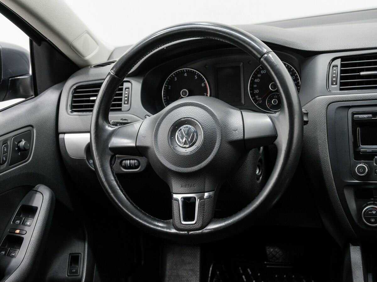 Купить Volkswagen Jetta с пробегом. Фото: #11