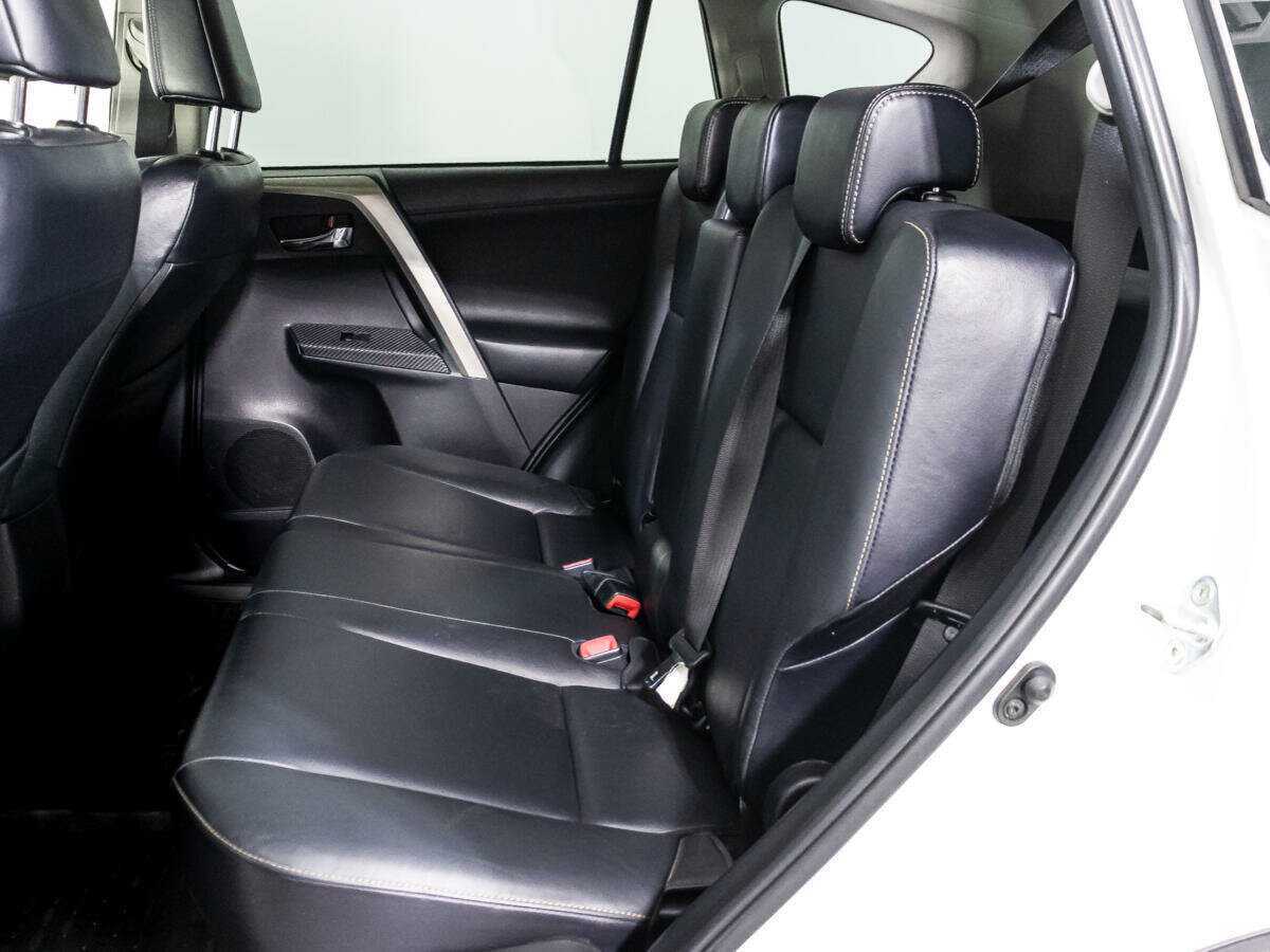 Купить Toyota RAV4 с пробегом. Фото: #9