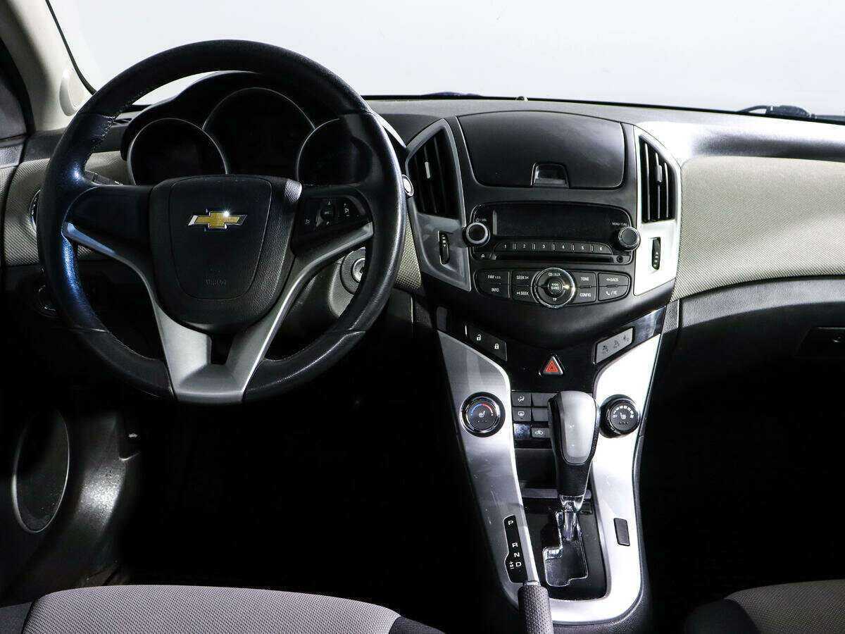 Купить Chevrolet Cruze с пробегом. Фото: #8