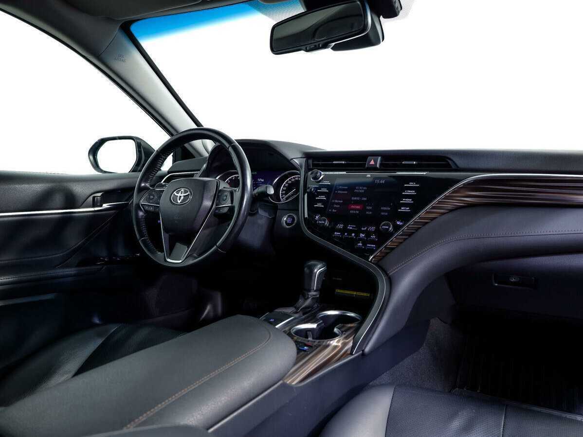 Купить Toyota Camry с пробегом. Фото: #9