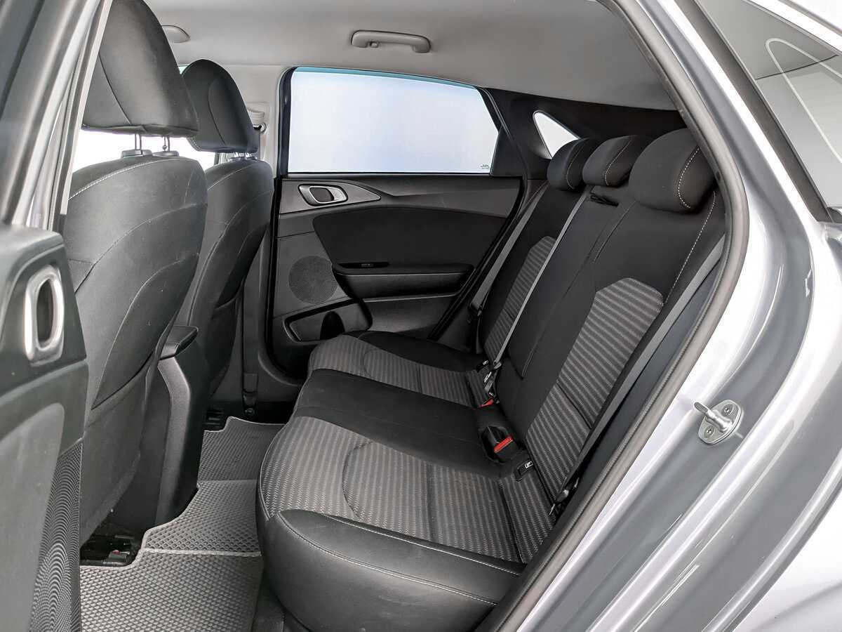 Купить Kia Ceed с пробегом. Фото: #9